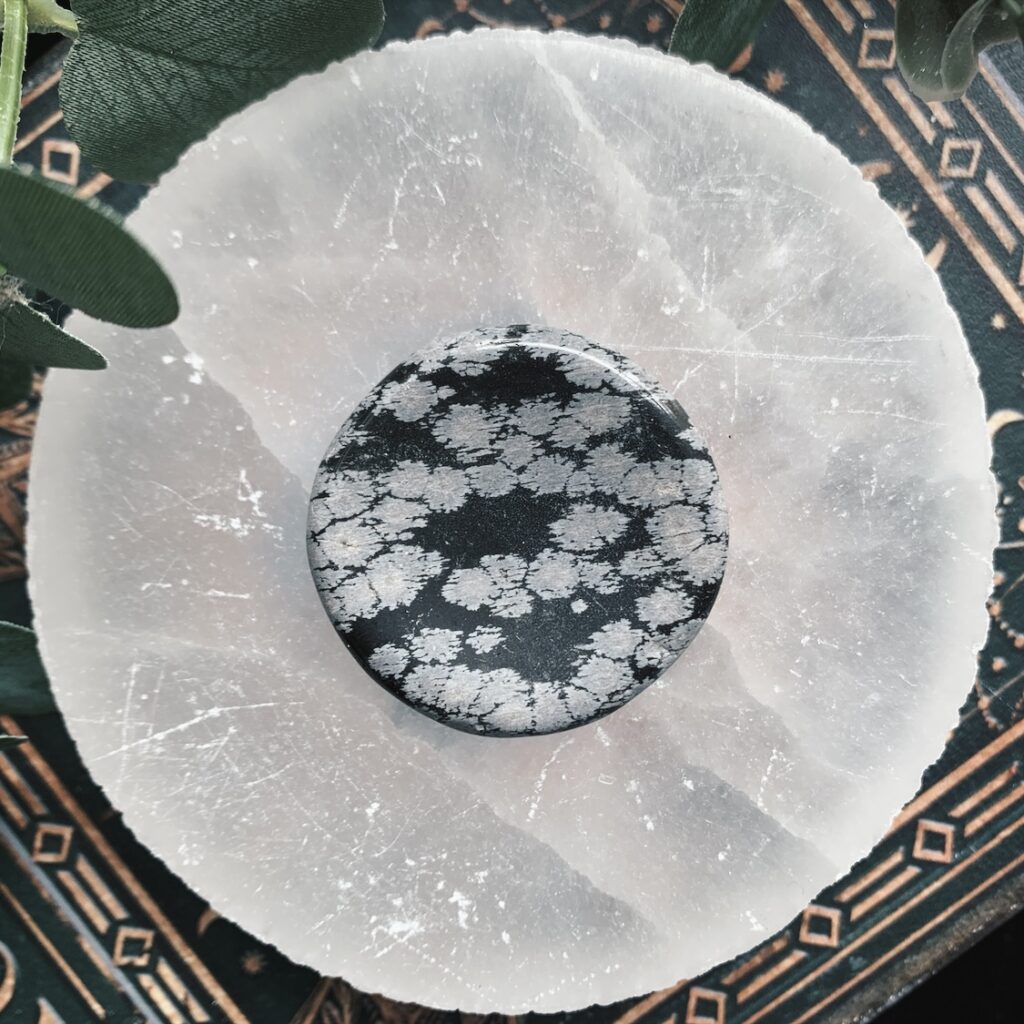 Snowflake Obsidian Round Worry Stone
